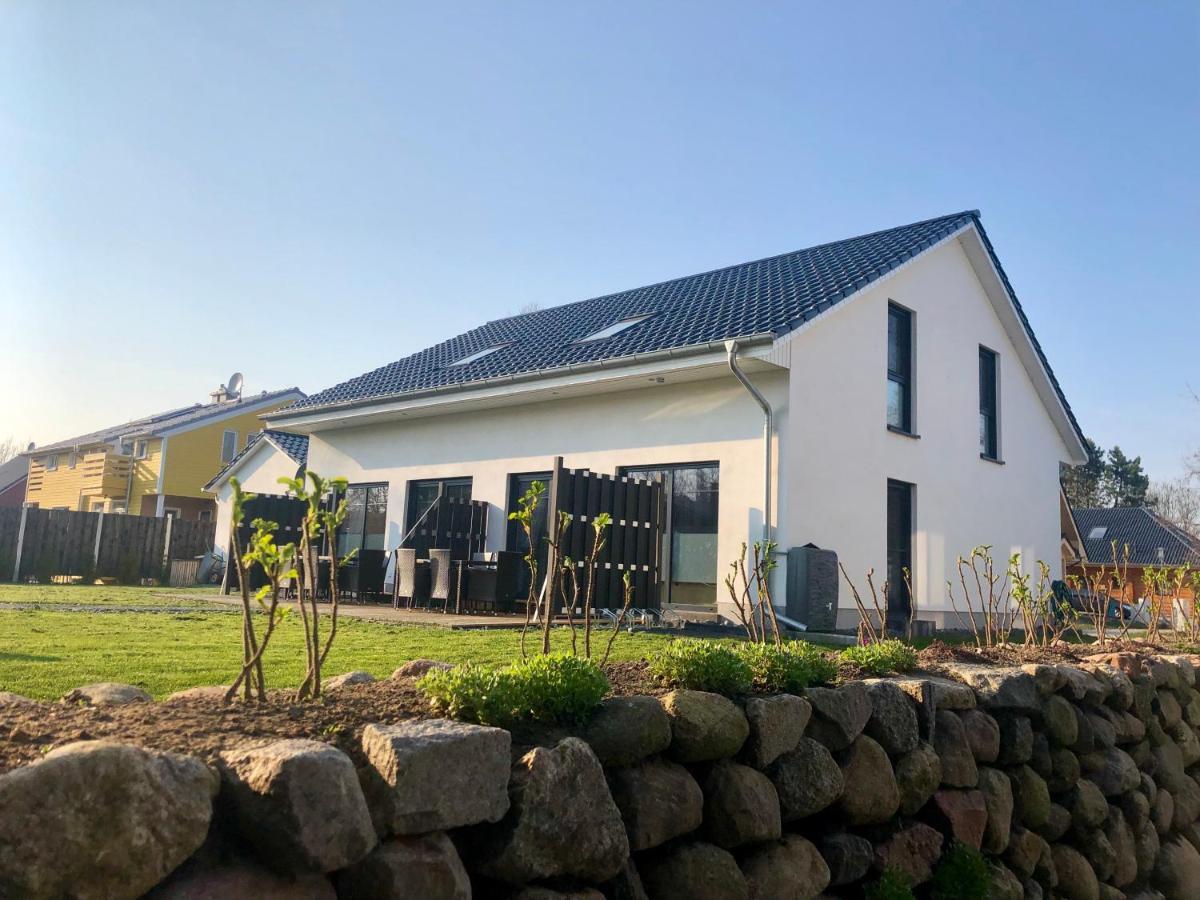 Ferienhaus Traumspot Wiek auf Rugen Bagian luar foto